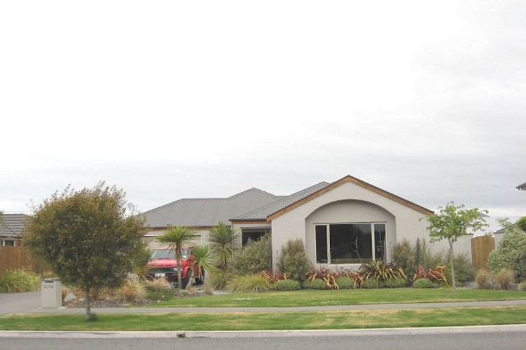 Photo of property in 104 Broadhaven Avenue, Parklands, Christchurch, 8083