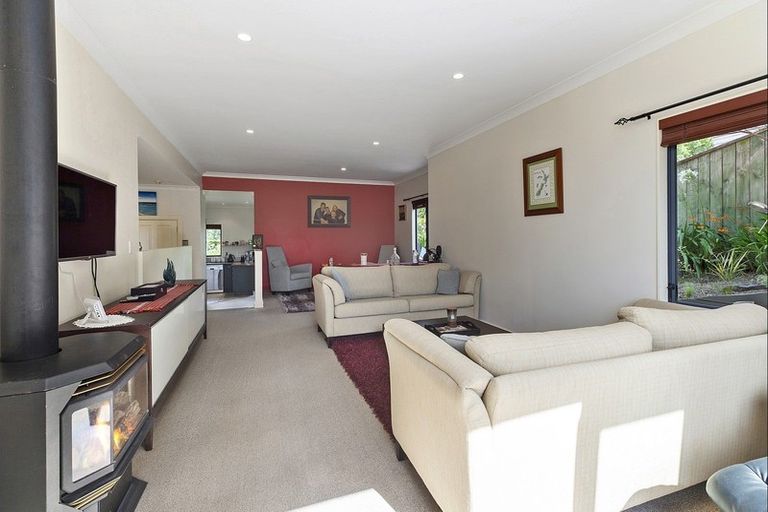 Photo of property in 10 Zetland Street, Highbury, Wellington, 6012