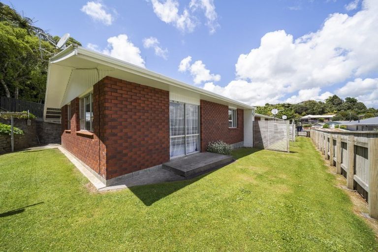 Photo of property in 36 Cumberland Street, Merrilands, New Plymouth, 4312