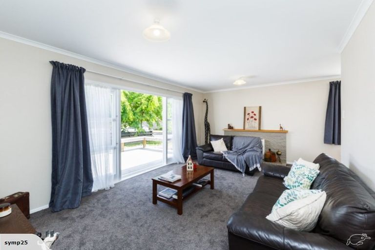 Photo of property in 12 Ruamahanga Crescent, Terrace End, Palmerston North, 4410