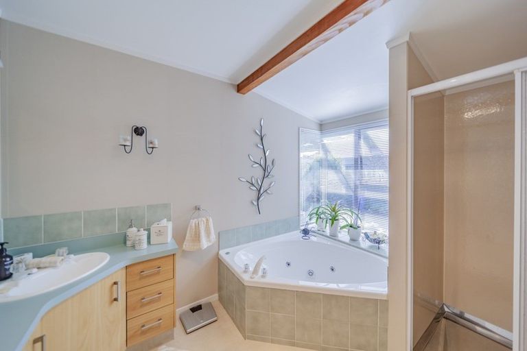 Photo of property in 176 Avondale Road, Greenmeadows, Napier, 4112