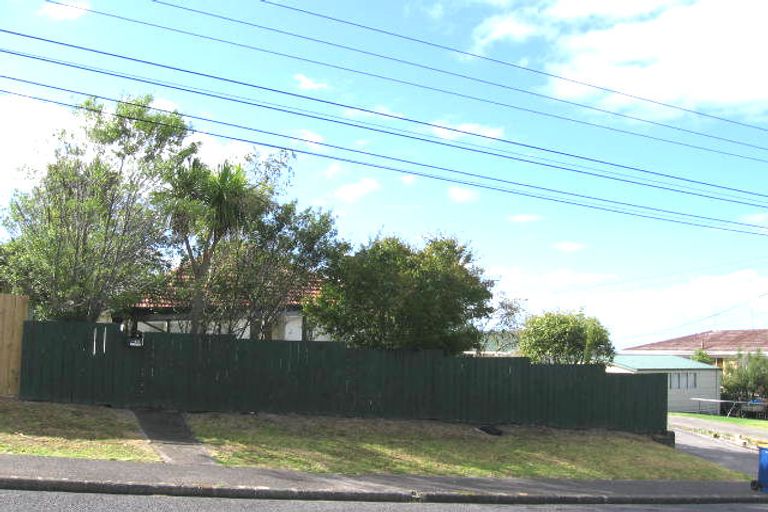 Photo of property in 1/42 Verran Road, Birkdale, Auckland, 0626