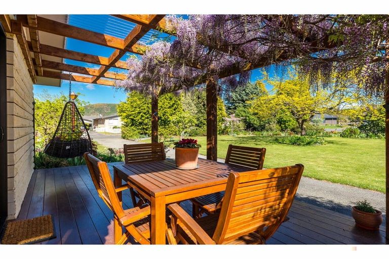 Photo of property in 1 Pitman Place, Waimate, 7924