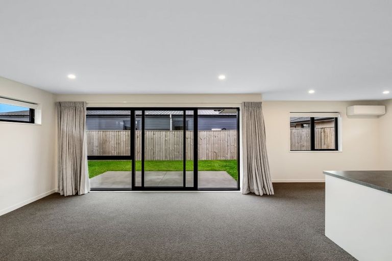 Photo of property in 6 Harry Manship Crescent, Halswell, Christchurch, 8025
