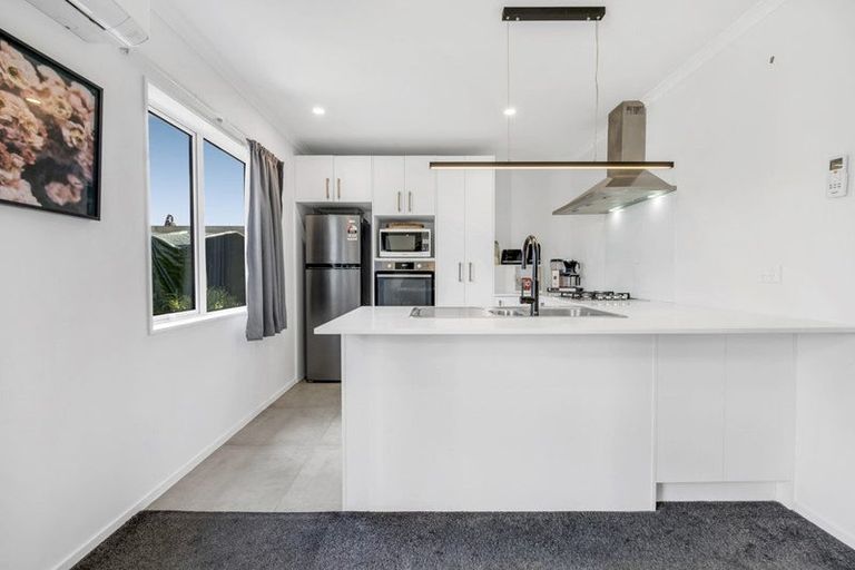 Photo of property in 120 Kuaka Drive, Takanini, 2112