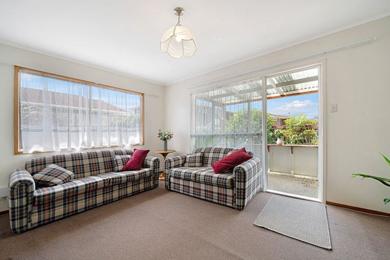 Photo of property in 3/1a Divich Avenue, Te Atatu South, Auckland, 0610
