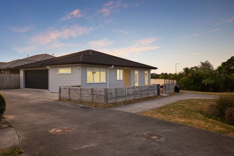 Photo of property in 13 O Ruamano Crescent, Pukekohe, 2120