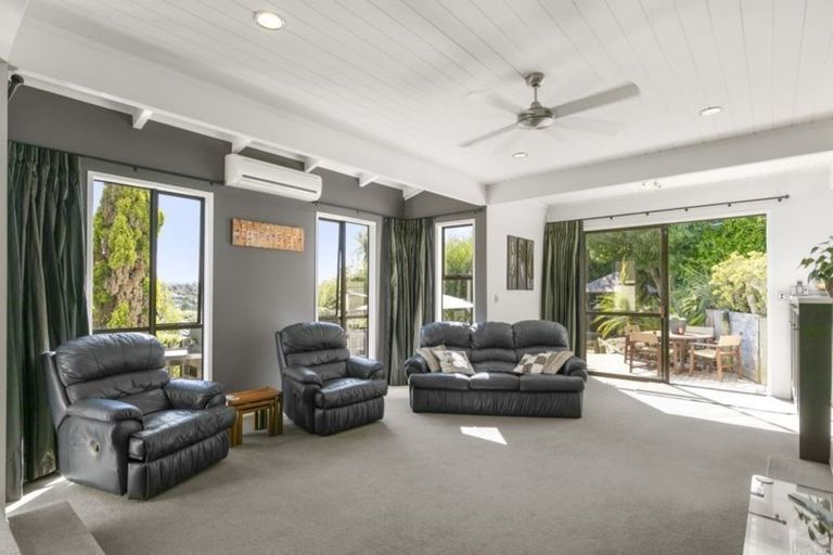 Photo of property in 20 Saddleback Rise, Murrays Bay, Auckland, 0630