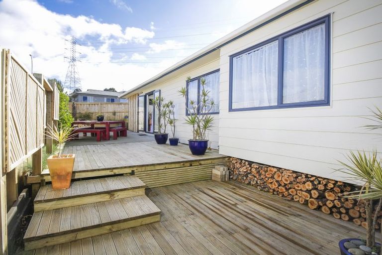 Photo of property in 49 Garton Drive, Massey, Auckland, 0614