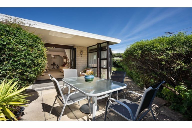 Photo of property in 75 Frankleigh Street, Somerfield, Christchurch, 8024