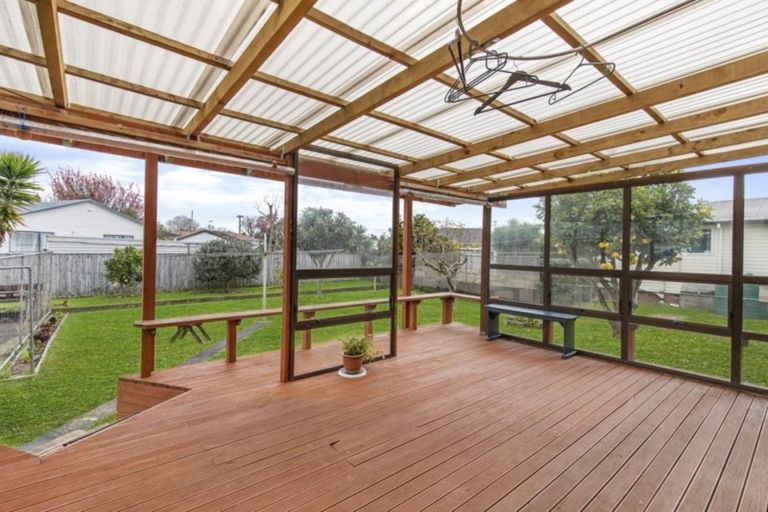 Photo of property in 4 Viola Place, Papakura, 2110