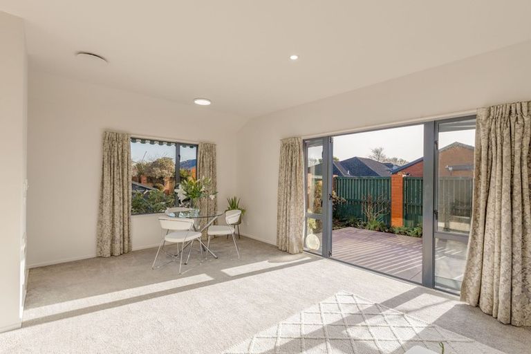 Photo of property in 5 Stroud Lane, Papanui, Christchurch, 8053