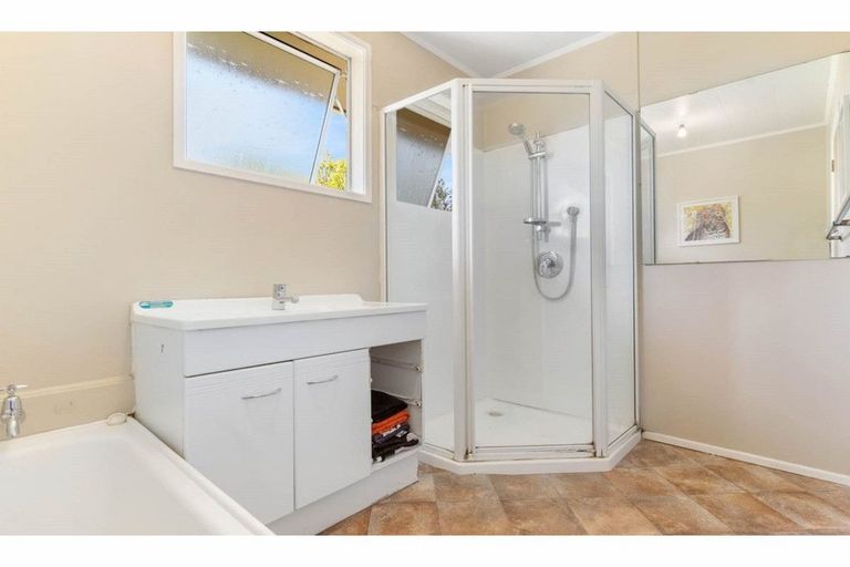 Photo of property in 24 Leaver Place, Weymouth, Auckland, 2103