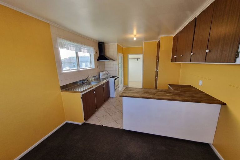 Photo of property in 52 Hobart Crescent, Wattle Downs, Auckland, 2103