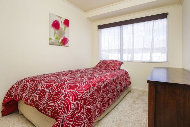 Photo of property in 49 Garton Drive, Massey, Auckland, 0614