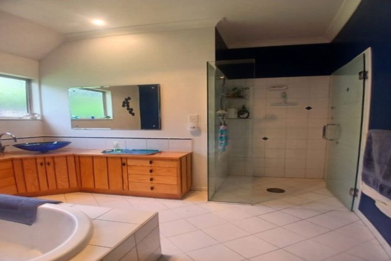 Photo of property in 92 Tutaki Road, Kelvin Grove, Palmerston North, 4470