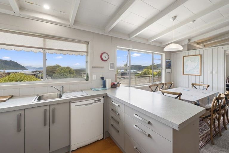 Photo of property in 11 Nisbet Terrace, Kinloch, Taupo, 3377