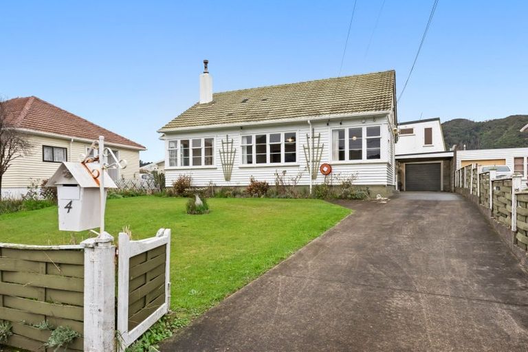 Photo of property in 4 Pringle Street, Taita, Lower Hutt, 5011
