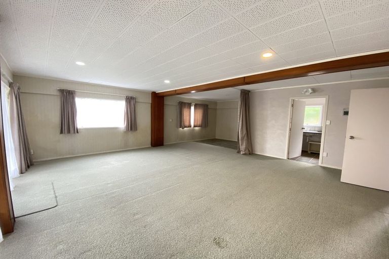 Photo of property in 23 Jellicoe Road, Murrays Bay, Auckland, 0630