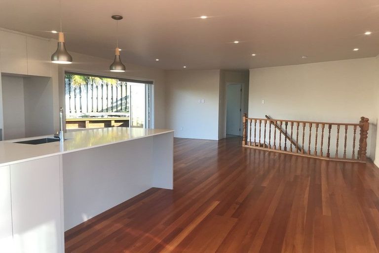 Photo of property in 27 Peter Terrace, Castor Bay, Auckland, 0620