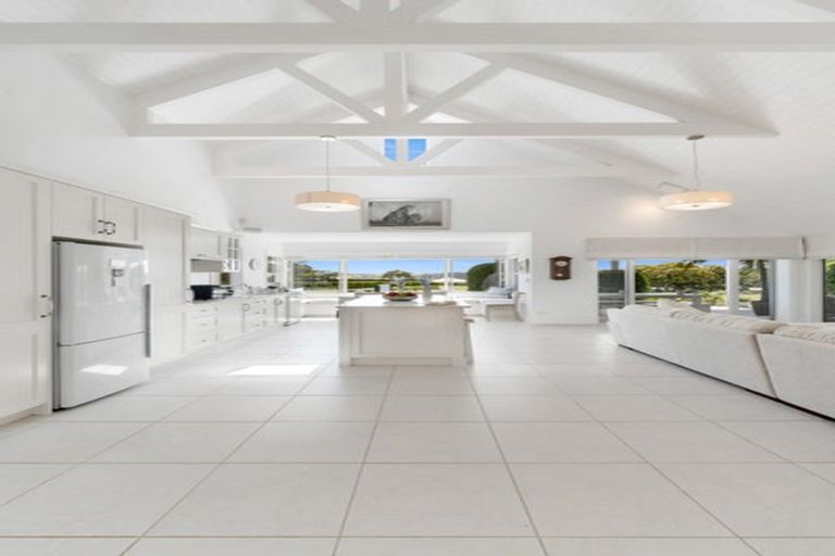 Photo of property in 287 Clifton Road, Whitford, Howick, 2571