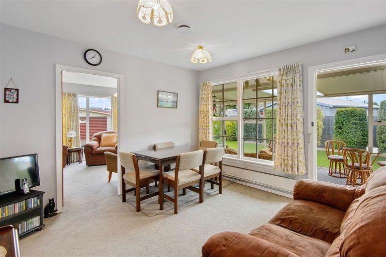 Photo of property in 12 Springmead Place, Hornby, Christchurch, 8042