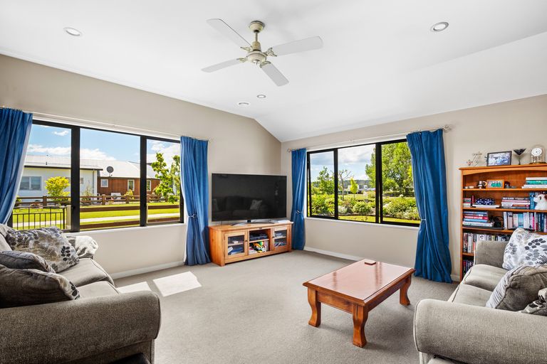 Photo of property in 5 Spruce Close, Alexandra, 9320