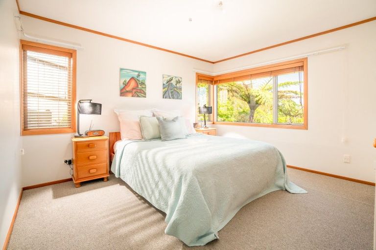 Photo of property in 3 Kapil Grove, Khandallah, Wellington, 6035