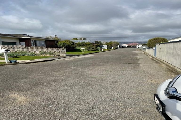 Photo of property in 1 Puriri Place, Levin, 5510