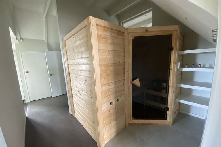 Photo of property in 27 Belleview Terrace, Mount Pleasant, Christchurch, 8081