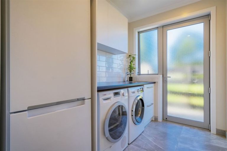 Photo of property in 15 Waitotara Way, Whitianga, 3510