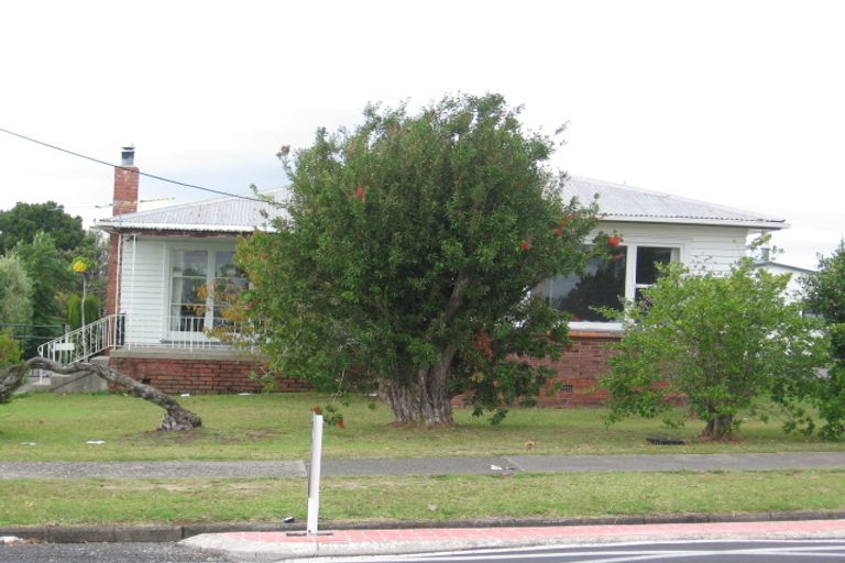 Photo of property in 11 Archibald Road, Kelston, Auckland, 0602