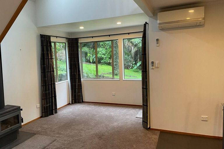 Photo of property in 36 Rimu Road, Oratia, Auckland, 0604
