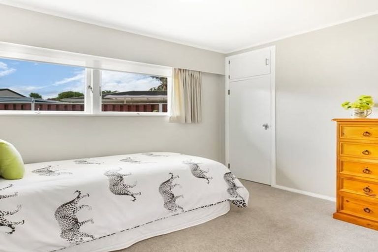 Photo of property in 1 Alf Walker Place, Papakura, 2110