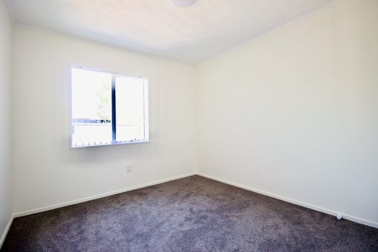 Photo of property in 1/64 Borich Road, Sunnyvale, Auckland, 0612
