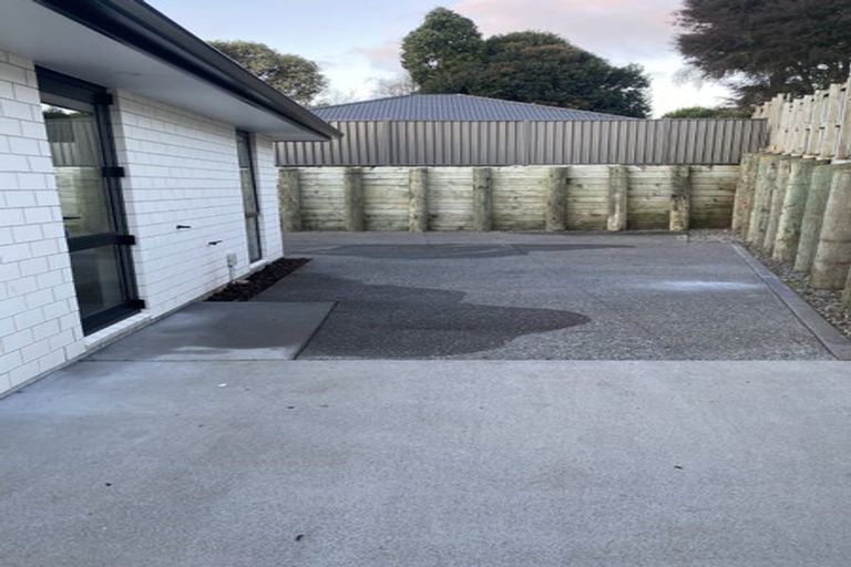 Photo of property in 8 Albatross Lane, Welcome Bay, Tauranga, 3112