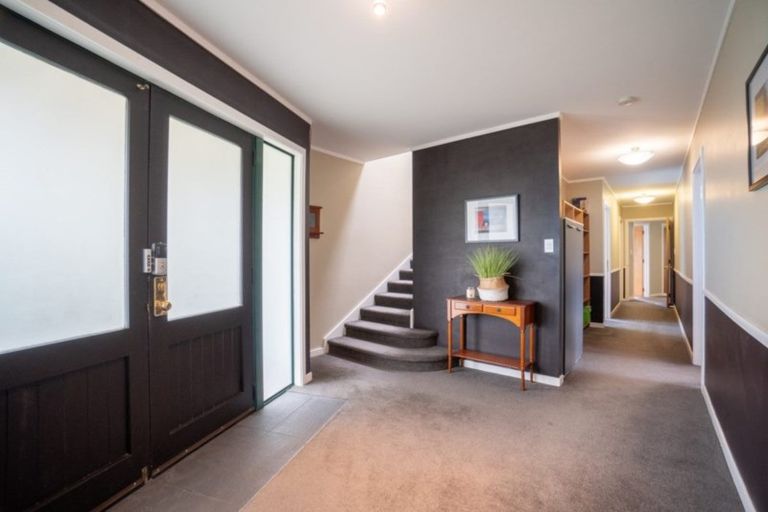 Photo of property in 39 Springdale Grove, Fitzherbert, Palmerston North, 4410