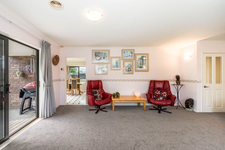 Photo of property in 52 Campion Road, Waikanae Beach, Waikanae, 5036