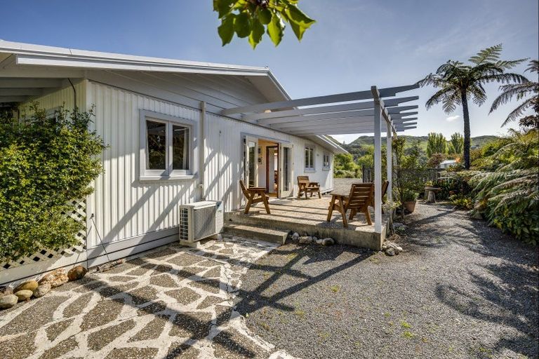 Photo of property in 36 Airini Road, Waimarama, Havelock North, 4294