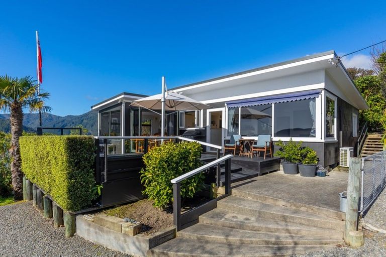 Photo of property in 313 Port Underwood Road, Whatamango Bay, Picton, 7281