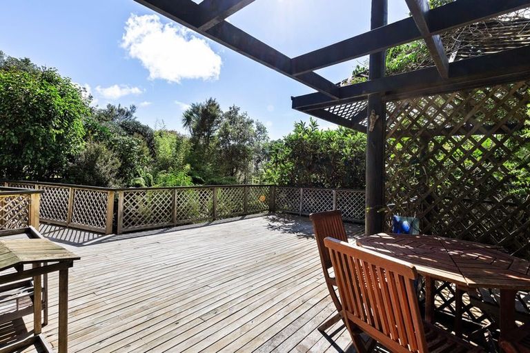 Photo of property in 12 Cooper Road, Stanmore Bay, Whangaparaoa, 0932