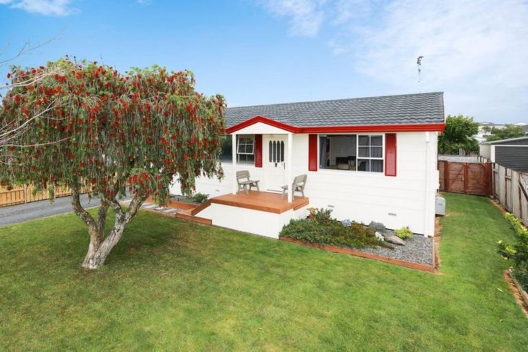 Photo of property in 18 Lindsay Crescent, Nawton, Hamilton, 3200