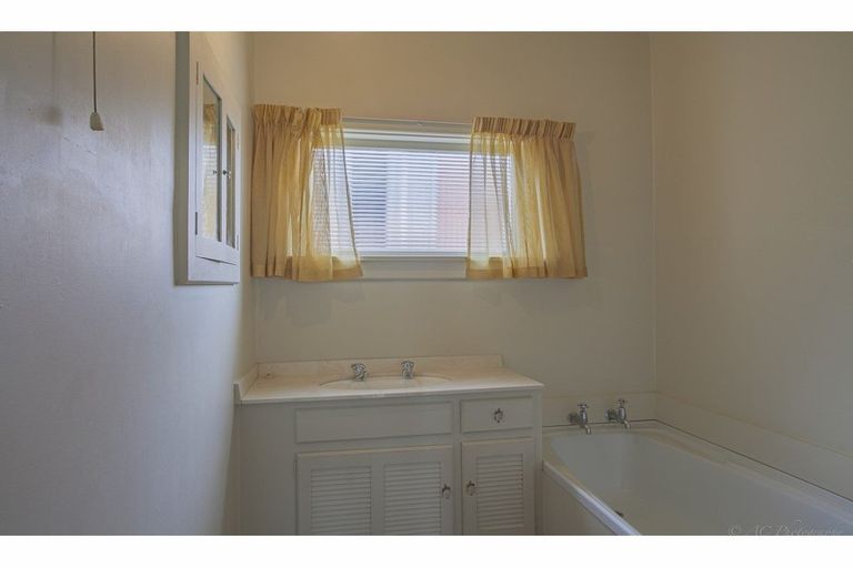 Photo of property in 25a Oxford Street, West End, Timaru, 7910