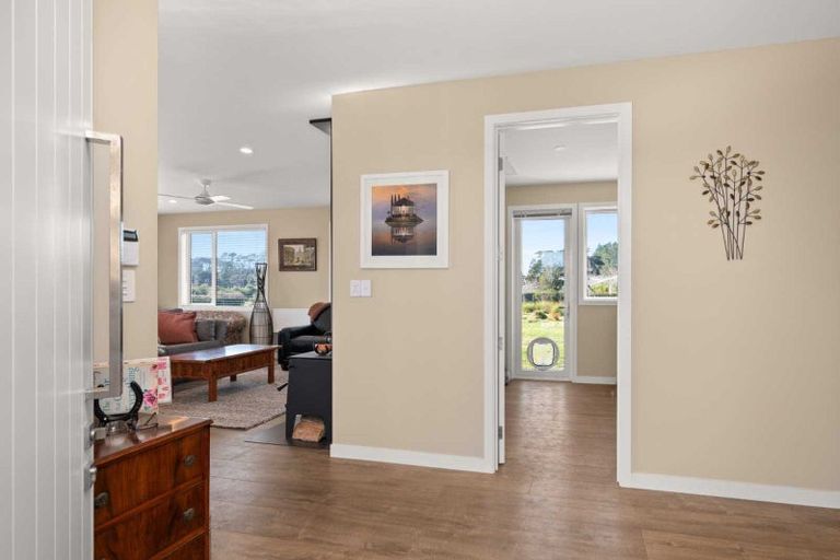 Photo of property in 34 Brookvale Lane, Taupaki, 0782