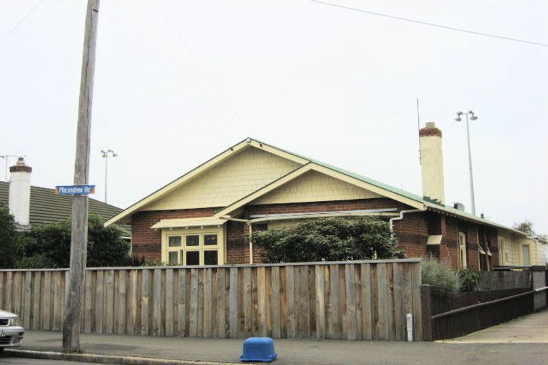 Photo of property in 243 Macandrew Road, Forbury, Dunedin, 9012