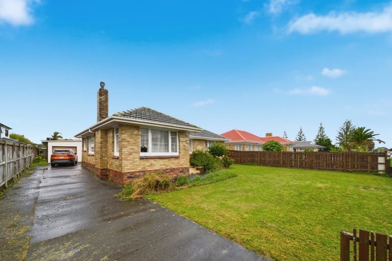Photo of property in 64 Puhinui Road, Manukau, Auckland, 2104