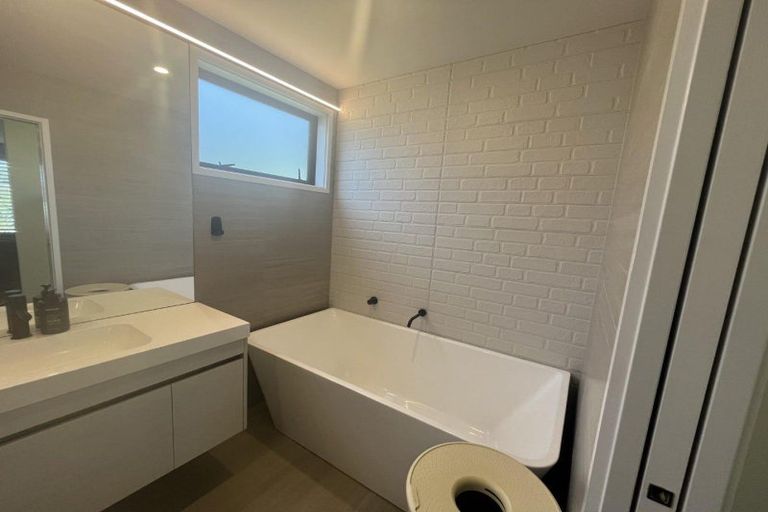 Photo of property in 42 Gilbert Street, New Plymouth, 4310