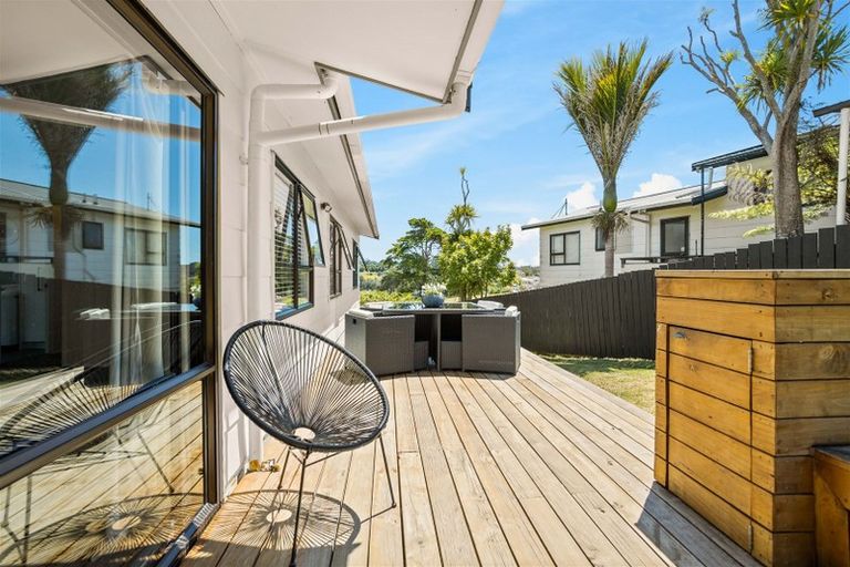 Photo of property in 25a Wallace Road, Ranui, Auckland, 0612