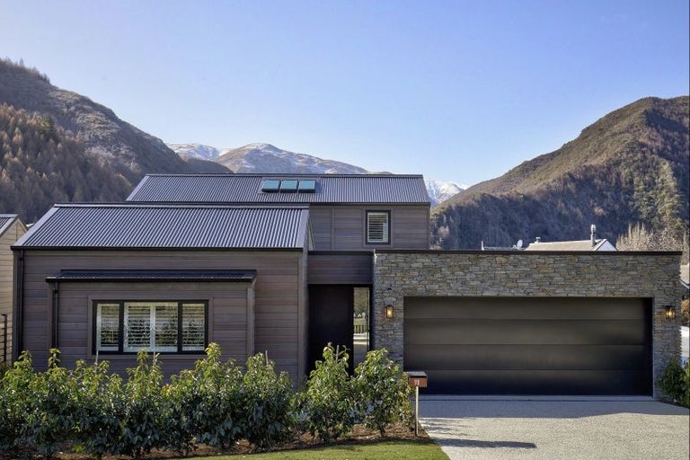 Photo of property in 9b Caernarvon Street, Arrowtown, 9302