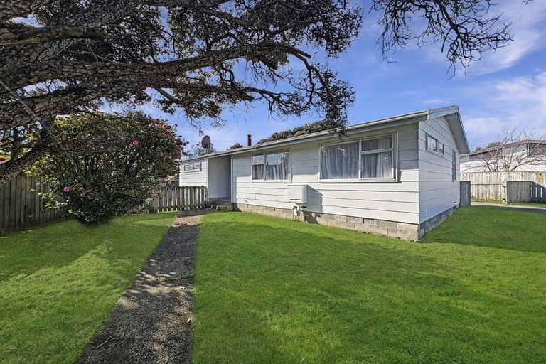 Photo of property in 27 Morgan Crescent, Levin, 5510